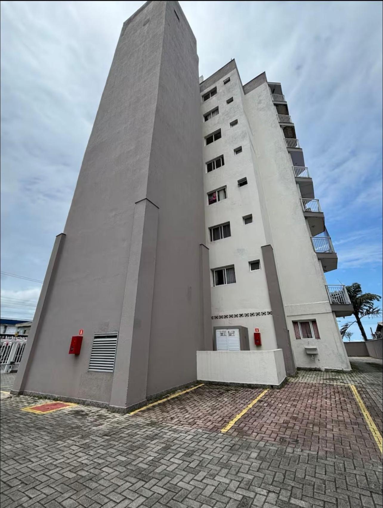Apartamento Beira Mar - Praia Massaguacu Caraguatatuba Buitenkant foto